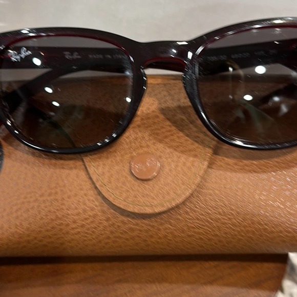 New Ray-Ban RB4140 Wayfarer Sunglasses Polarized Italy - Picture 1 of 3